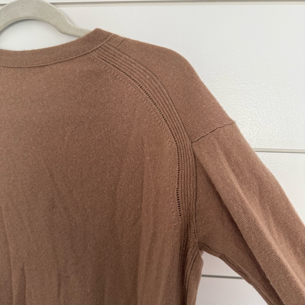 Vince Women’s XS Cashmere Wool Sweater Tan Pullover Crewneck Preppy Classic - Picture 8 of 9